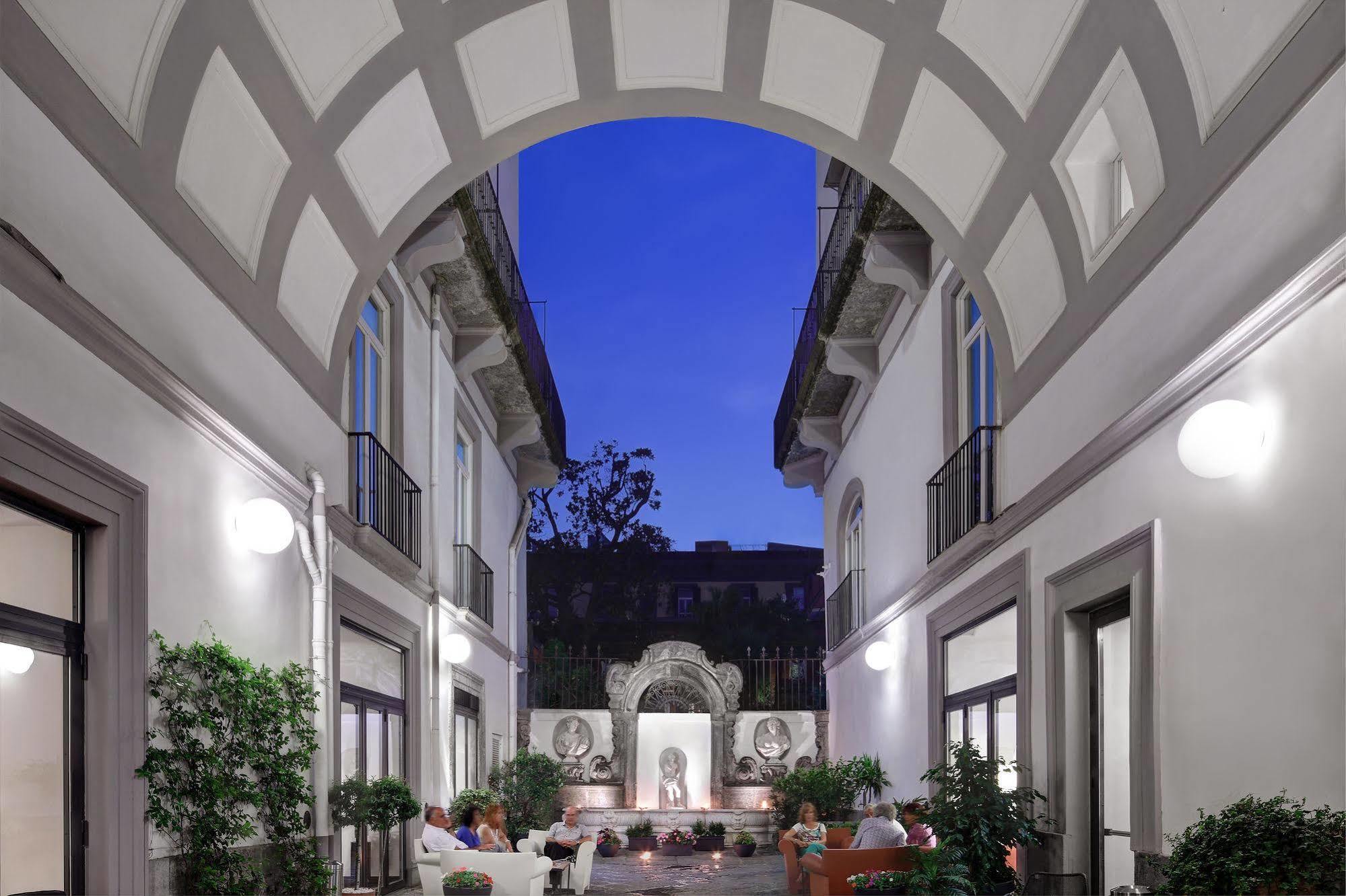 Hotel Piazza Bellini & Neapel